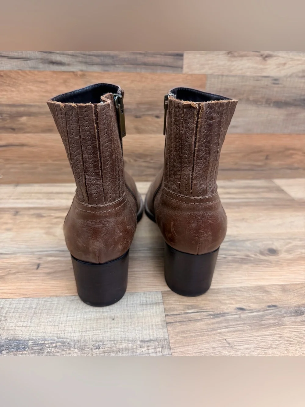 Aquatalia women size 10 Brown Leather Chukka Ankle Boots